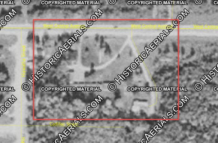 Martins Motel & Cottages (Matthews Motel) - 1975 Aerial (newer photo)